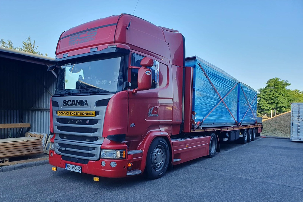 ansamblu folosit la transport agabaritic international