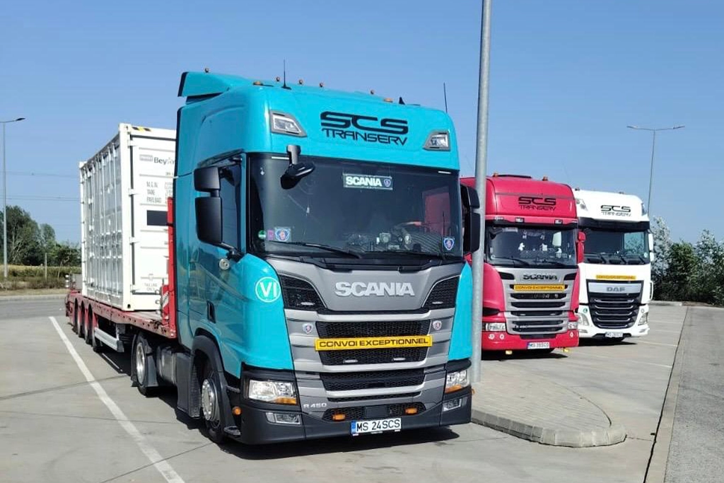 o mica parte din flota de transport a firmei Scs Transerv