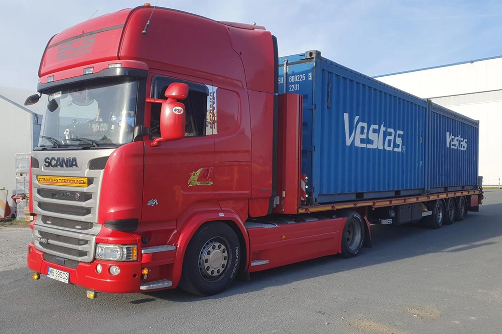 camion Scania si platforma extensibila